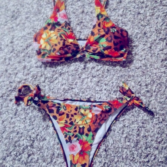 NEW Floral Print Tie Side Bikini Swimsuit S - Picture 7 of 7